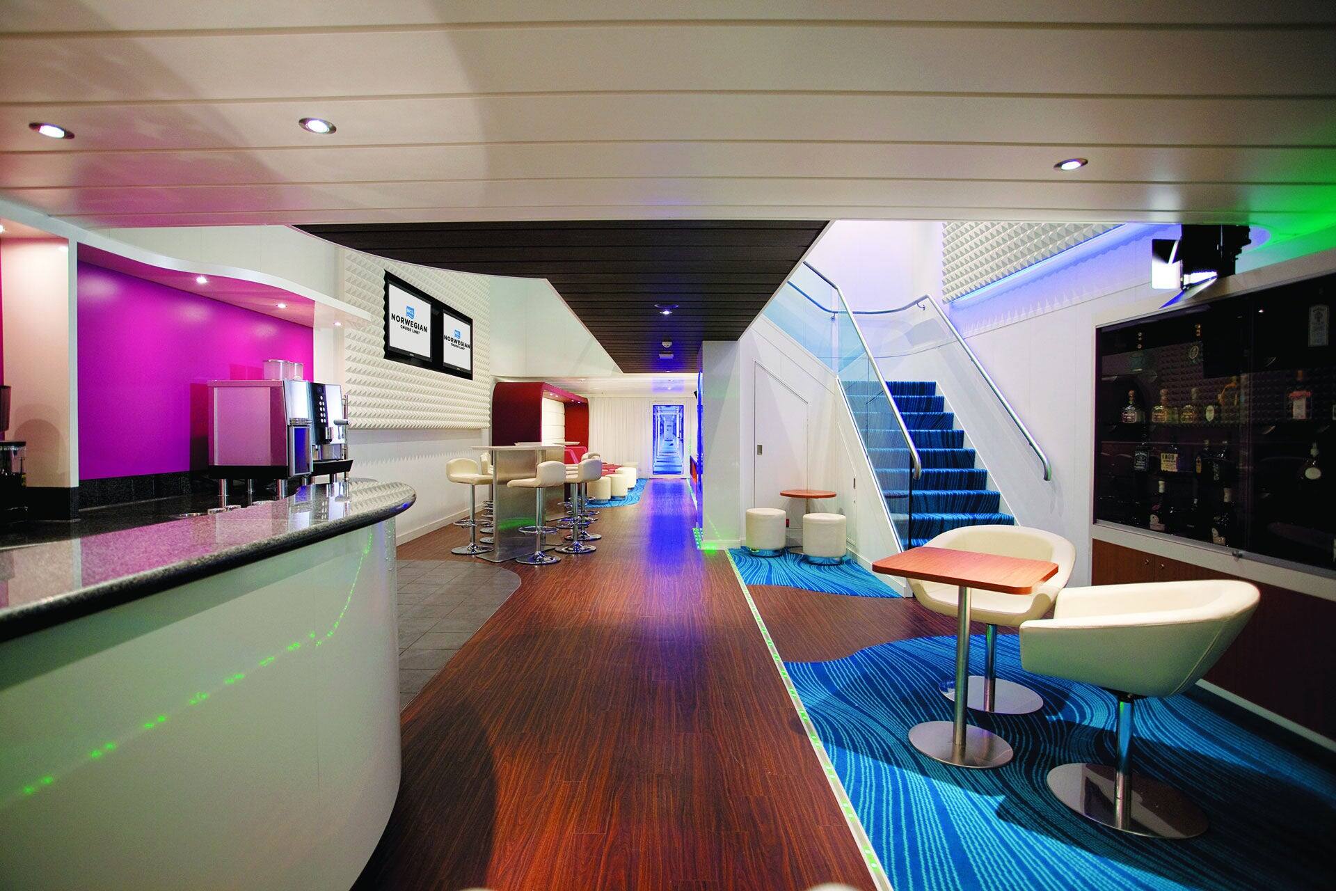 Studio Lounge, Norwegian Epic