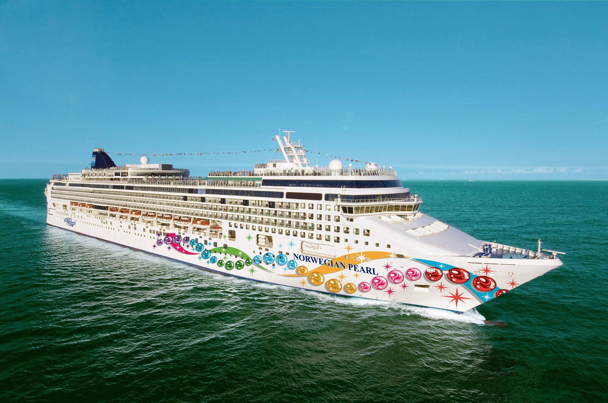 Aerial Norwegian Pearl.Norwegian Jewel - Norwegian Cruise Line