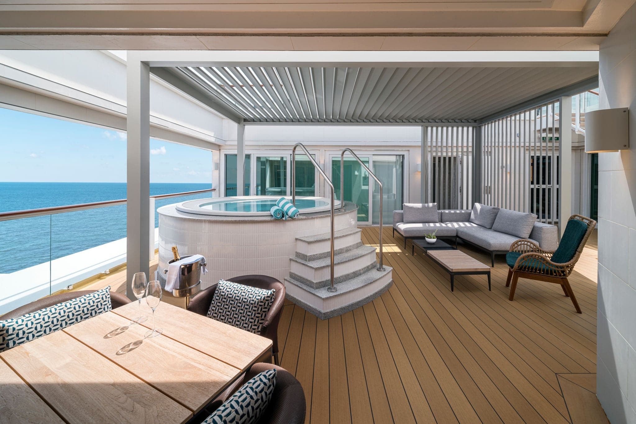 Garden Villa hot tub on Norwegian Gem