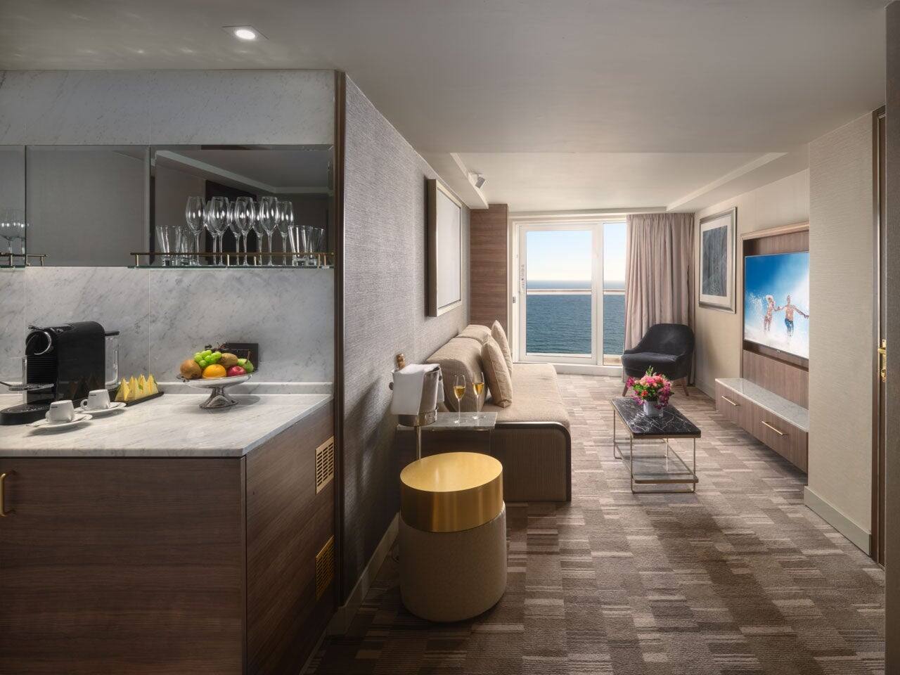 Aft-Facing Owner's Suite with Master Bedroom & Balcony, Norwegian Spirit