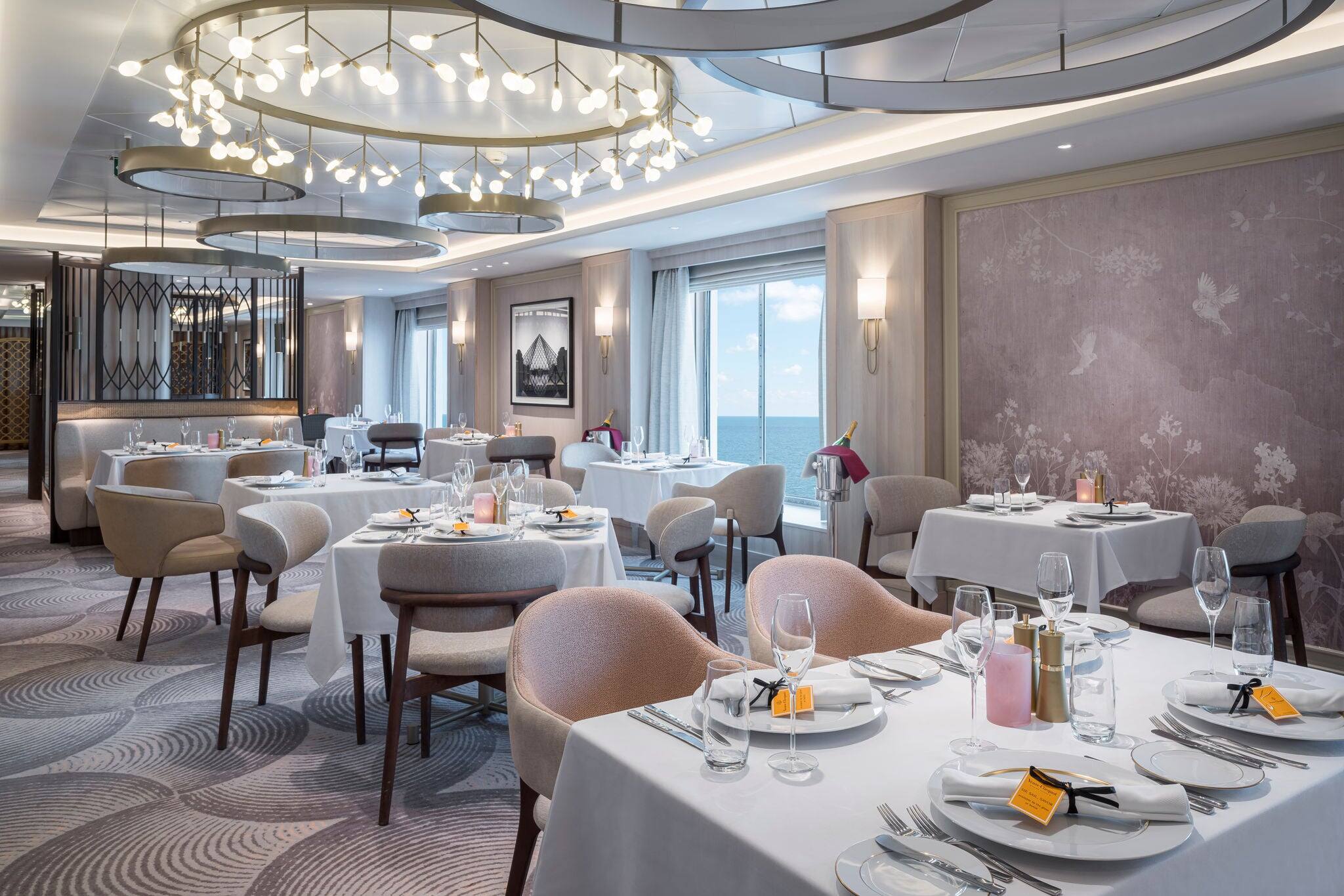 NCL Gem Dining Le Bistro