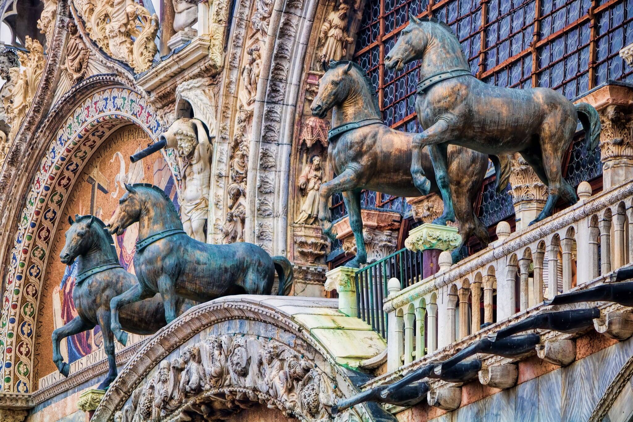 antigua cuádruple en el domo de San Marcos en Venecia, Italia