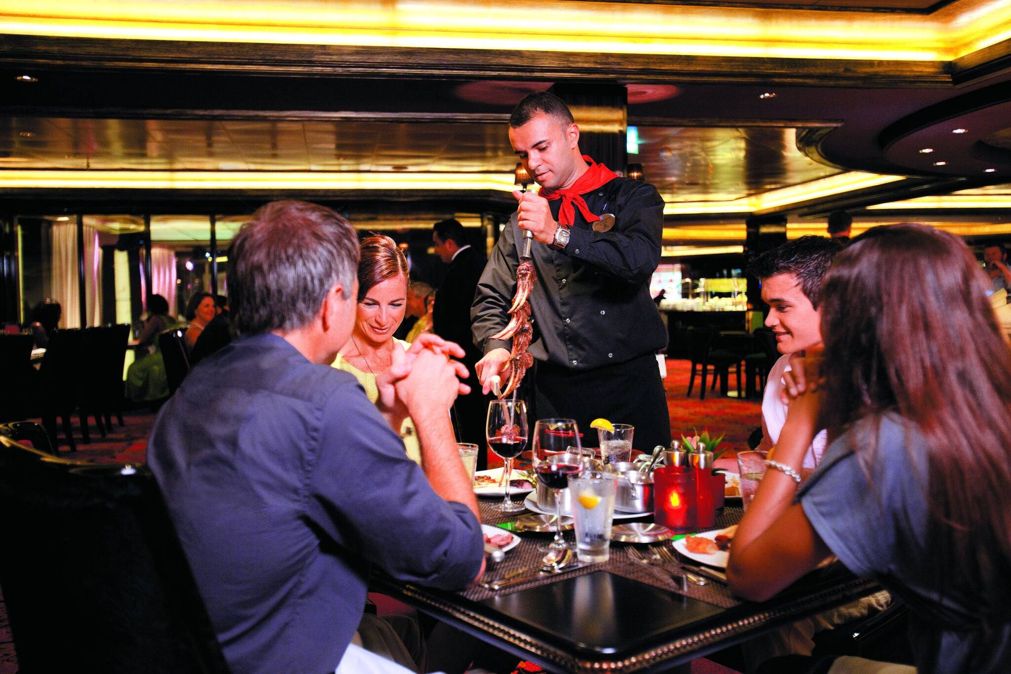 NCL Epic Dining Family Moderno Churrascaria