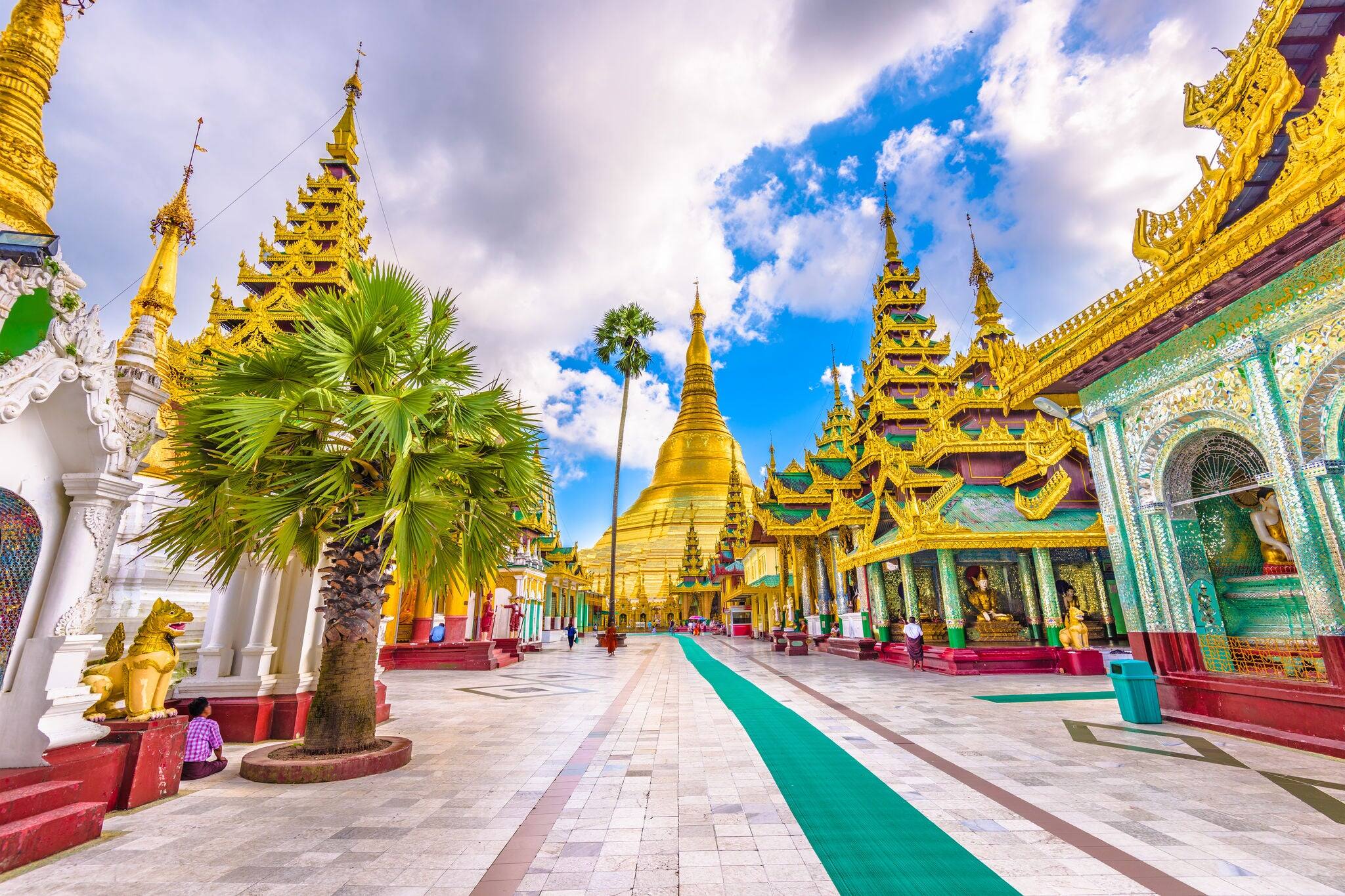 Shwedagon Pagoda in Yangon, Myanmar.