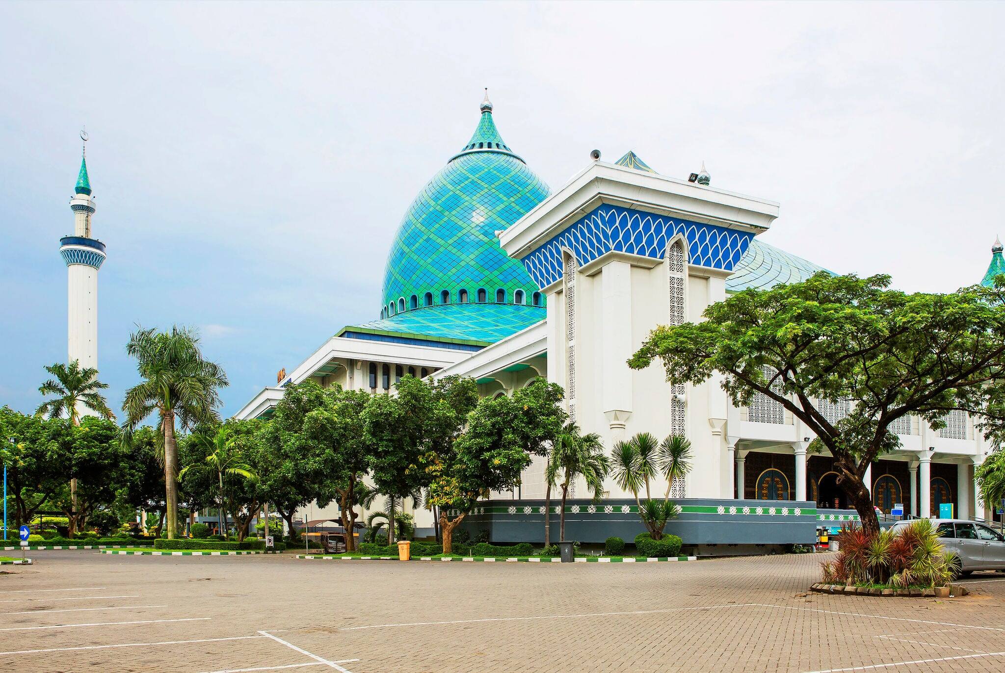 Surabaya, Indonesia, Masjid Al Akbar. The great Mosque of Surabaya is the second largest in Indonesia. Large, beautiful mosque with blue domes with a height of 65 meters.