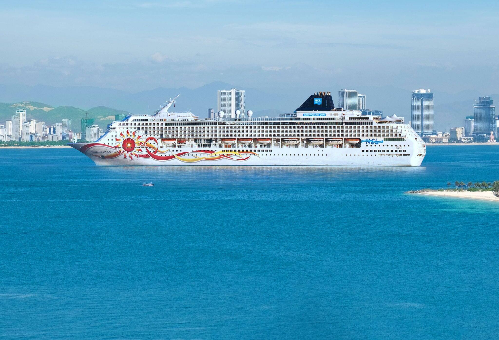 Norwegian Sun, Cruise Line
