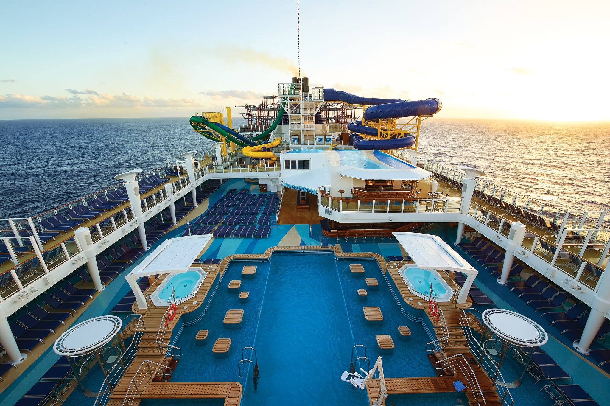 NCL Escape Aerial Pool