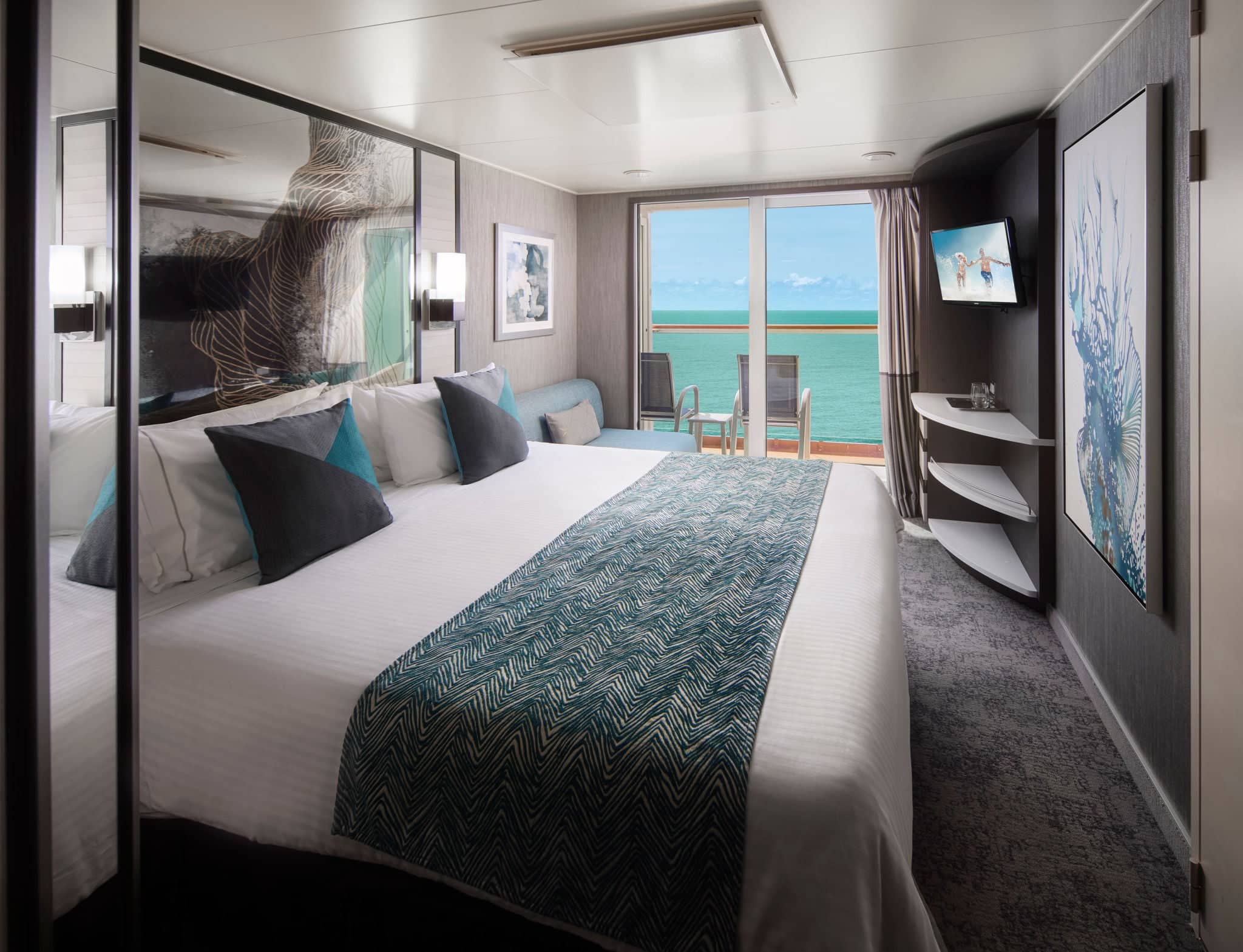 Balcony bedroom on Norwegian Pearl
