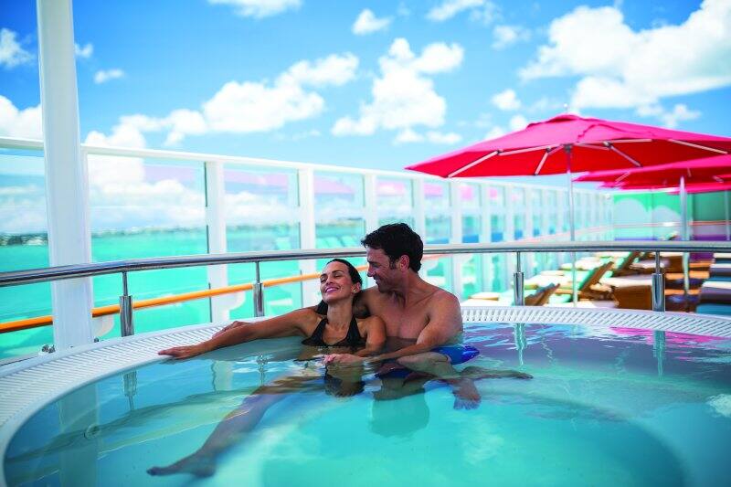 Vibe Beach Club Enjoy Vibe Beach Club on Norwegian Cruise Line México Ships